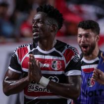 Santa Cruz vence o Retrô com golaço e assume a liderança provisória do Pernambucano