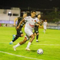 Petrolina e Central empatam sem gols no Paulo Coelho
