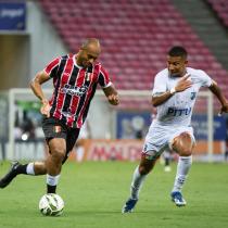 Santa vence o Vitória e assume a liderança provisória do Pernambucano
