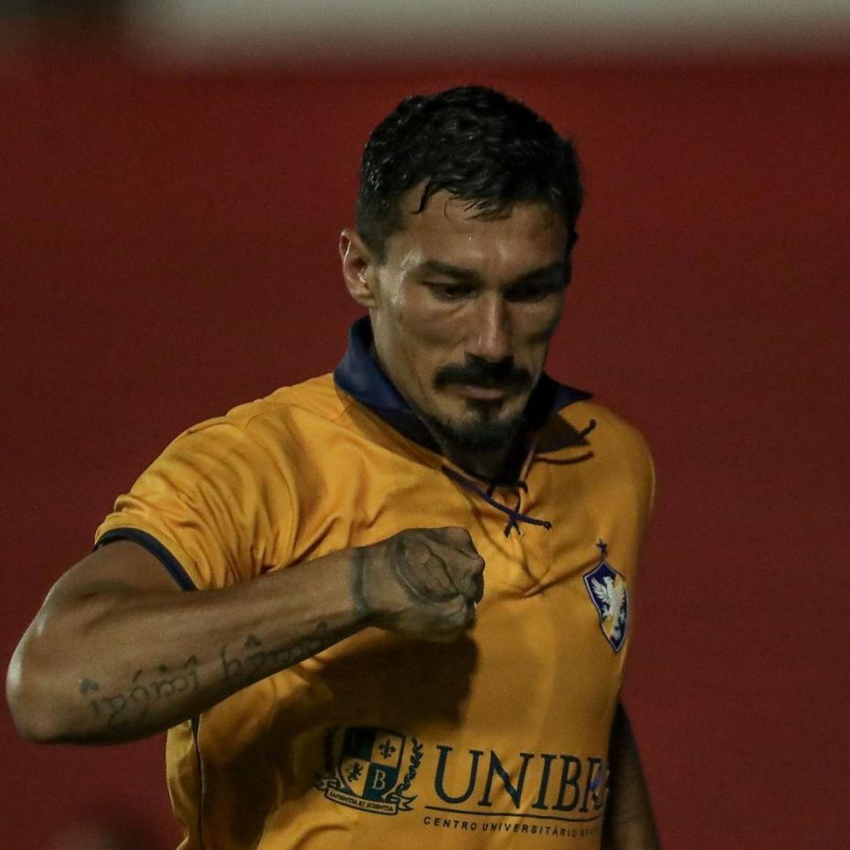 Retrô classificado na Copa do Brasil 