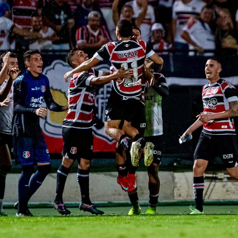 Santa Cruz vence o Ferroviário no Arruda e dispara na liderança da Série D