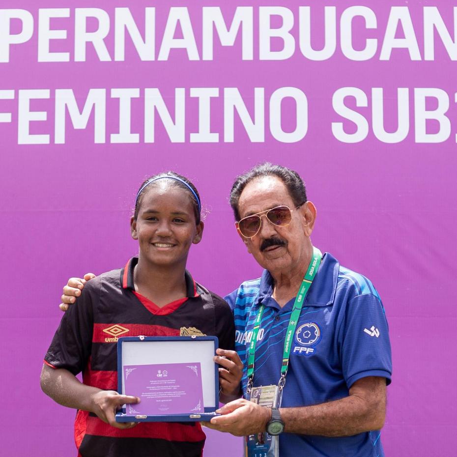 Samira, artilheira com 8 gols, é eleita Atleta Revelação do Campeonato Pernambucano Feminino Sub17

