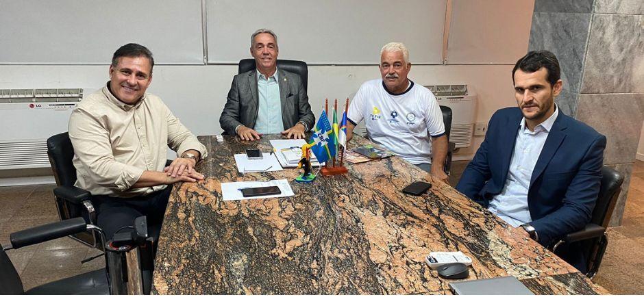 Evandro Carvalho recebe presidente da Liga de Igarassu