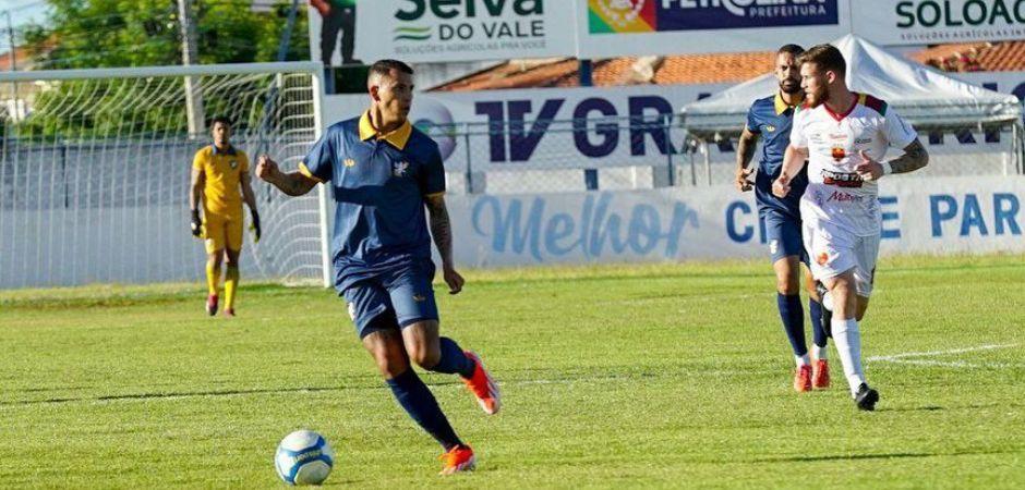 Opostos na tabela, Retrô e Petrolina se enfrentam nesta quarta-feira (26)
