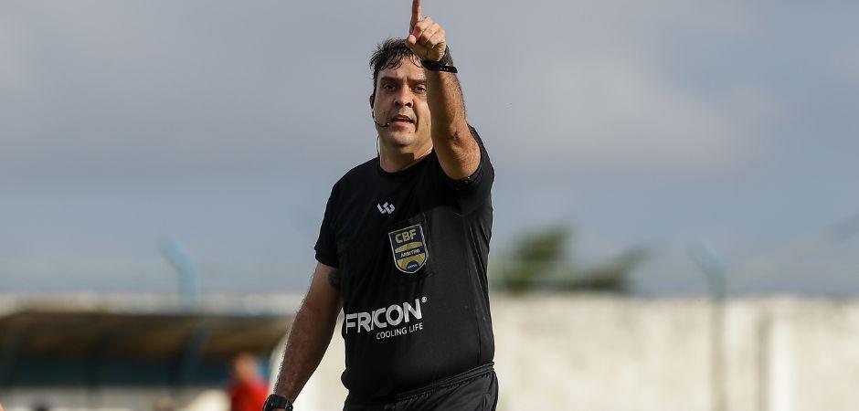 Final entre Decisão e Jaguar na Série A2 terá árbitro de vídeo. Tiago Nascimento apita o jogo neste sábado (21)