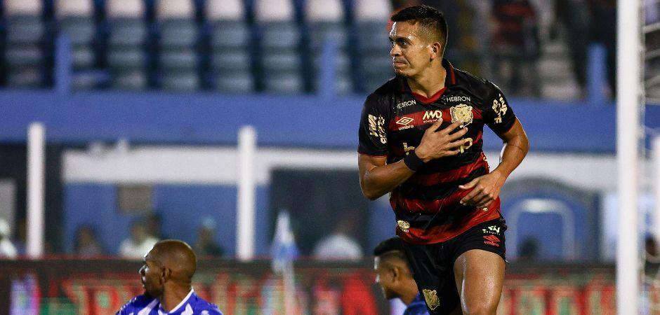 Sport vence Paysandu e sobe para 3º lugar na Série B