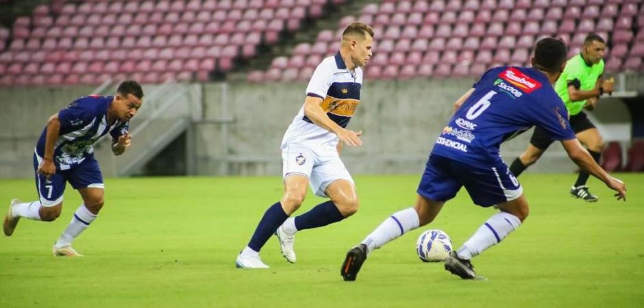 Retrô e Decisão empatam na Arena de Pernambuco e deixam classificação aberta