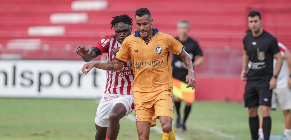 Nos pênaltis, Retrô elimina o Náutico e avança à semifinal do Pernambucano