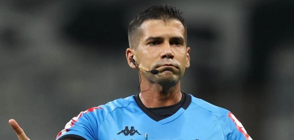 Bruno Arleu de Araújo-RJ apita jogo de ida da final entre Retrô x Sport