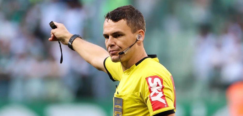 Paulo Cesar Zanovelli apita o jogo de volta entre Sport x Retrô pela final do Campeonato Pernambucano