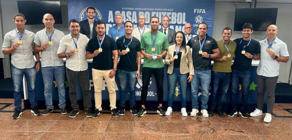 FPF homenageia destaques da arbitragem no Campeonato Pernambucano Betnacional 2025