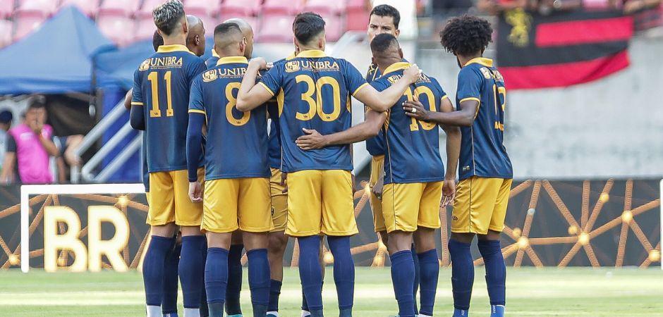 Retrô encara o Figueirense na Arena de Pernambuco neste sábado (26)