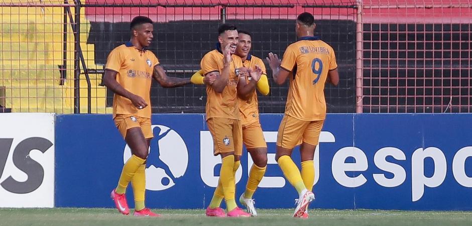 Retrô enfrenta o Caxias-RS visando se aproximar do G8 da Série C