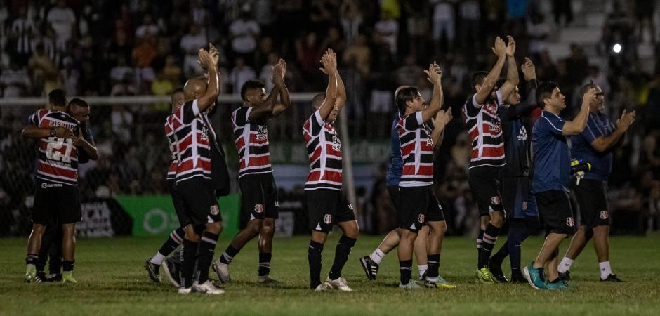 Embalado e invicto na Série D, Santa Cruz enfrenta Ferroviário neste domingo (1º) no Arruda