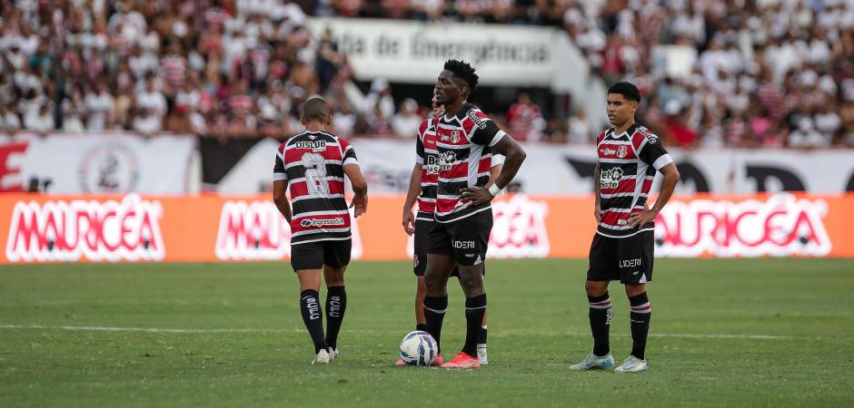 Santa Cruz enfrenta Sousa-PB para se manter na liderança