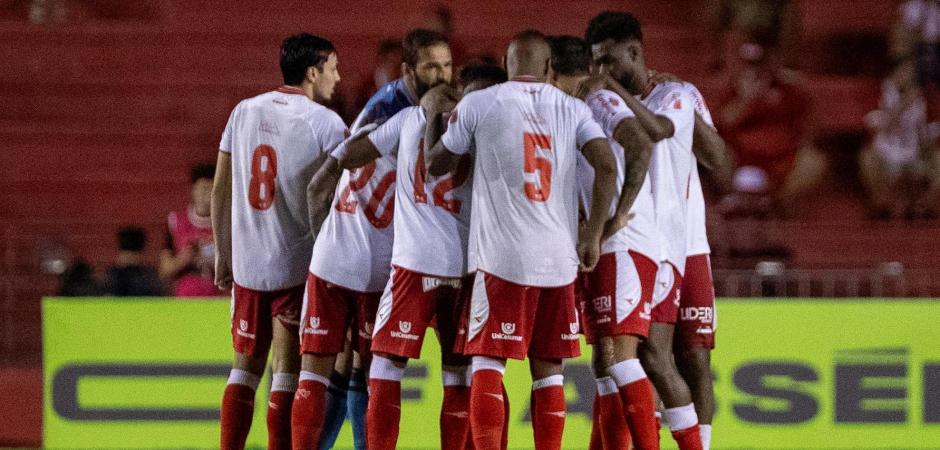Náutico enfrenta Figueirense na 12ª rodada da Série C neste domingo (13)