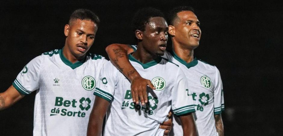 América goleia Ipojuca e segue líder na Série A2