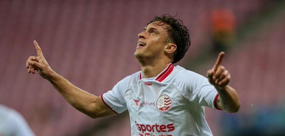 Náutico vence o Decisão de virada e assume a liderança do campeonato