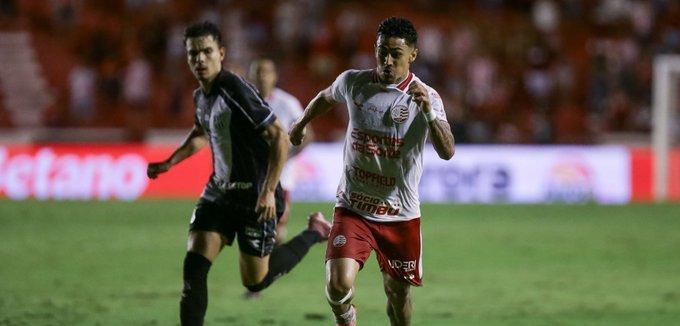 Náutico vence a Ponte Preta nos Aflitos e entra no G4 da Série B