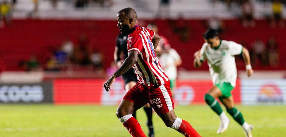Náutico busca vitória diante do Londrina para subir na tabela da Série B