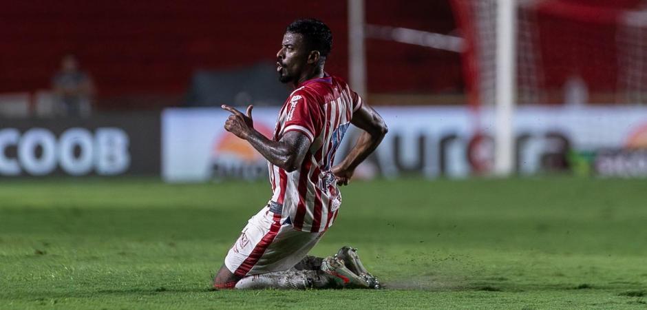 Náutico vence o Ceará nos Aflitos e sobe posições na Série B