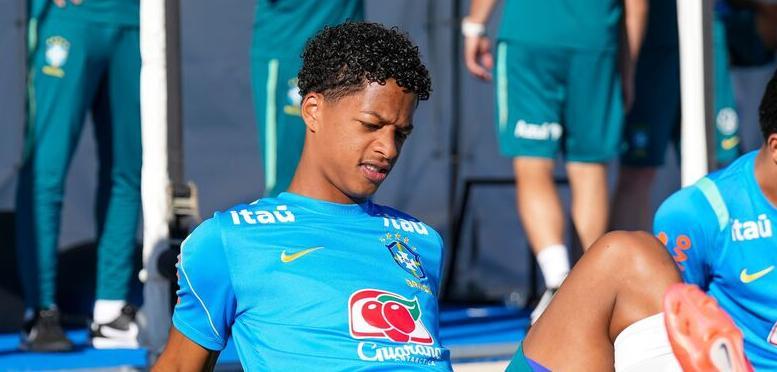 Zé Lucas destaca orgulho em defender a Seleção Brasileira Sub20