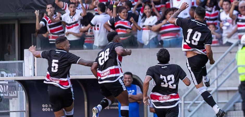 Santa Cruz enfrenta o Maringá podendo confirmar retorno à Série B neste sábado