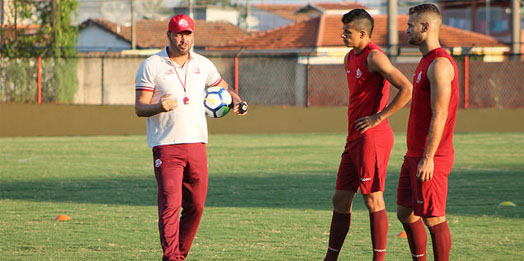 Náutico encara a Ponte Preta na Arena de Pernambuco