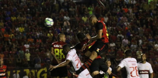 Sport vence de virada o Internacional