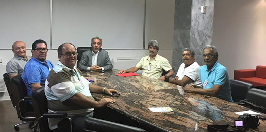 Evandro Carvalho recebe integrantes da Associação Craques Eternos