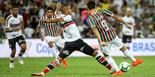 No Maracanã, Santa Cruz sai em desvantagem diante do Fluminense