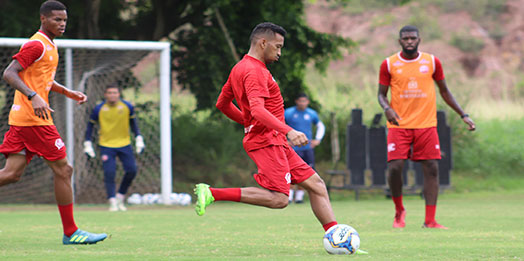 Náutico recebe o Ferroviário-CE em busca da liderança