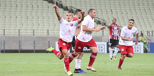 Náutico bate o Ferroviário-CE e cola no G4