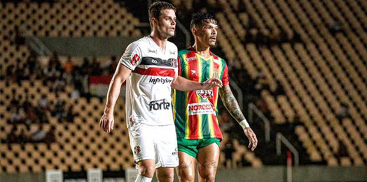 Em São Luís/MA, o Santa Cruz não pontua diante do Sampaio Corrêa