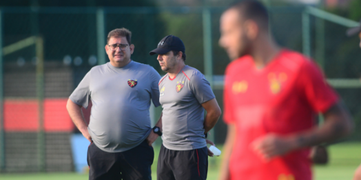 Sport recebe Coritiba na Arena de Pernambuco