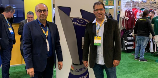 Marcelo Martelotte visita stand da FPF na Brasil Futebol Expo
