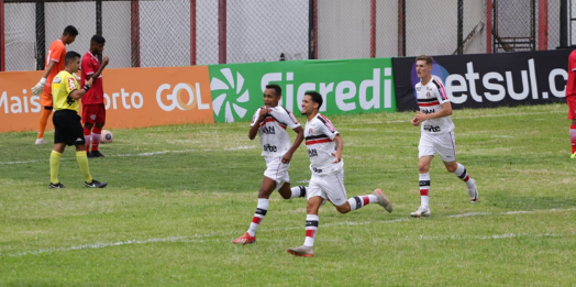 Santa vence de virada e Náutico empata em estreia na Copinha