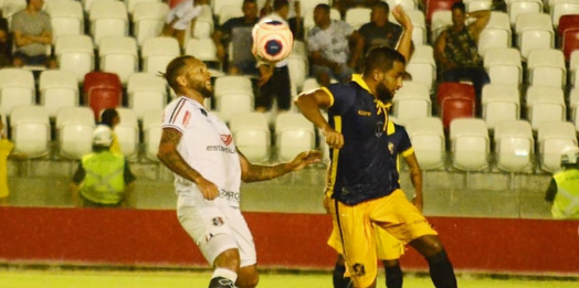 De virada, Santa Cruz vence o Retrô nos Aflitos