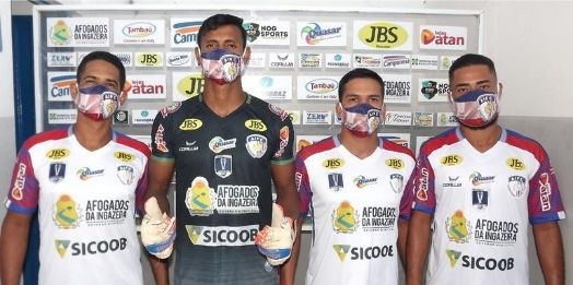 Afogados anuncia quatro reforços de uma vez