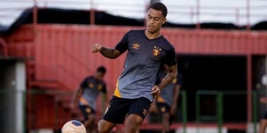 Técnico do Sport estuda opções para o lugar de Betinho