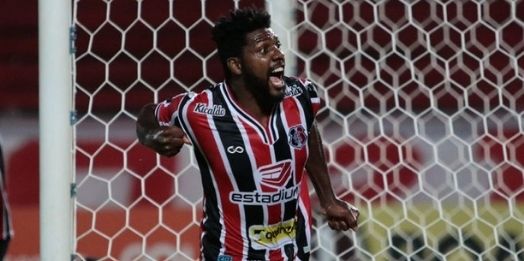 Santa Cruz vence o Remo e chega aos 13 pontos