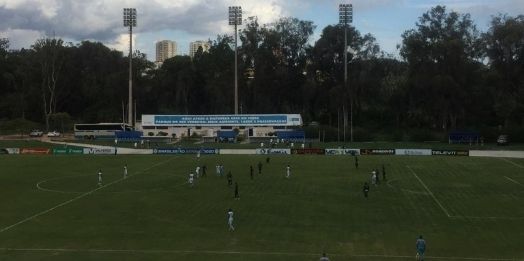 Central arranca empate com Vitória e amplia série invicta