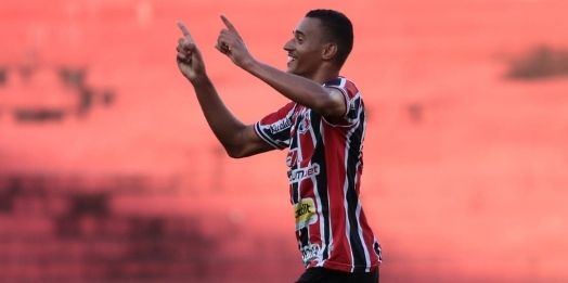 Santa encara líder Avaí para beliscar vaga no G4 do Aspirantes