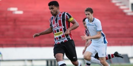 Santa empata com Avaí pelo Aspirantes mas segue na cola do G4