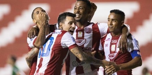 Náutico se supera, bate o Paraná de virada e deixa o Z4