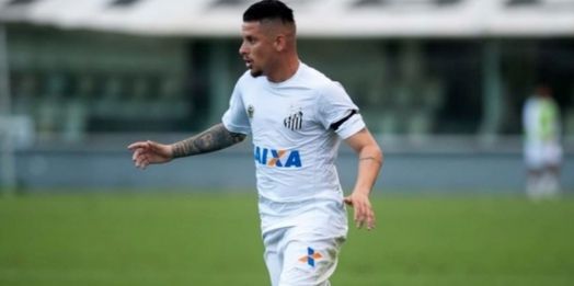 Atacante Patrick Florindo é contratado pelo Vitória das Tabocas