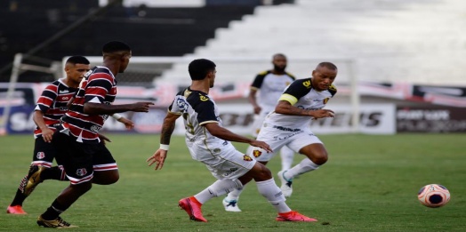 Tudo igual no primeiro clássico do ano em PE