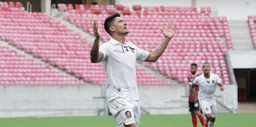 Retrô bate o Atlético-BA na Arena de Pernambuco