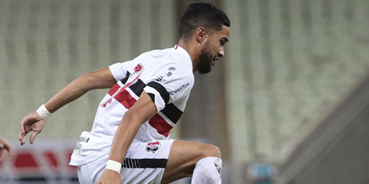 Em busca do primeiro triunfo, Santa Cruz recebe o Manaus