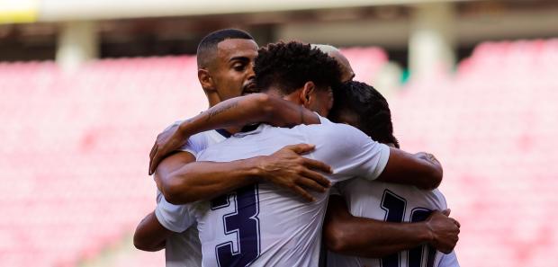 Na Arena, Retrô vence o Vera Cruz com gol nos acréscimos